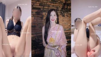 เสียวควยมาก หีชมพู ตั้งกล้องแหกหียัดดิสโด้ช่วยตัวเองหุ่นดีน่ารักต้องลองควยจริงสักวัน
