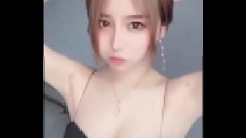 เน็ตไอดอลจีนแหกหีโชว์ผ่านกล้อง หีงามขนาดนี้อยากจะเลียไม่ให้น้ำหกเลย