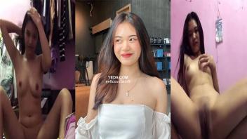 เสียวควย คลิปเบ็ดหีนักเรียนไทย น่ารักนมใหญ่นั่งแหกหีเขี่ยเม็ดแตดน้ำแตกคามือ
