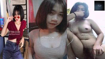 น่าเย็ดมาก คลิปหลุดสาวทางบ้านเบ็ดหีโชว์ แหกหีแคมสีชมพูขนหมอยหีกำลังขึ้นน่ายัดควยเข้าไปเย็ดจริงๆนมเป็นเต้ากำลังพอดีมือ