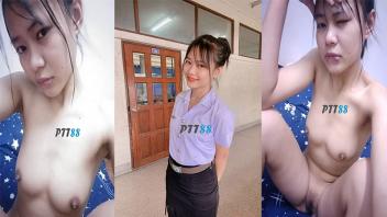หีน่าเย็ด คลิปเย็ดนักศึกษาถ่ายเล่นกันเอง จับนอนหงายแหกรูหีจับควยยัดครางเสียวหีลั่นห้อง เด้งเอวสู้ควย รูหีตอดควยเสียงดังได้อารมณ์