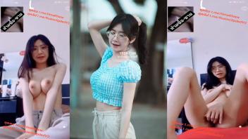 คลิปออนไลน์ คอลเสียวทางบ้านตัวเล็กนมใหญ่ขาวเนียนแคมหีสีชมพู